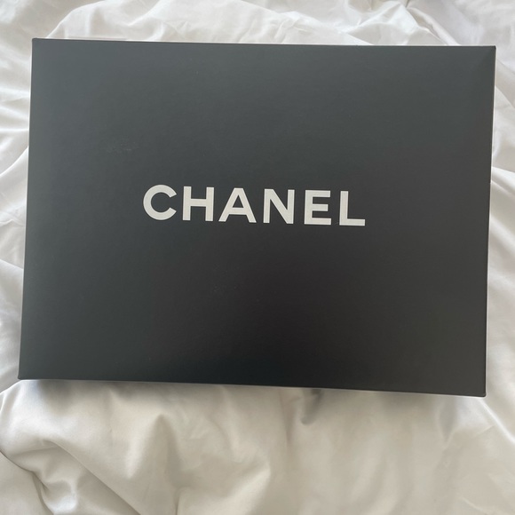 Chanel shoulder full flap bag - Picture 2 of 12